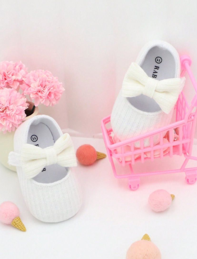 White Cute Soft & Comfortable Shoes