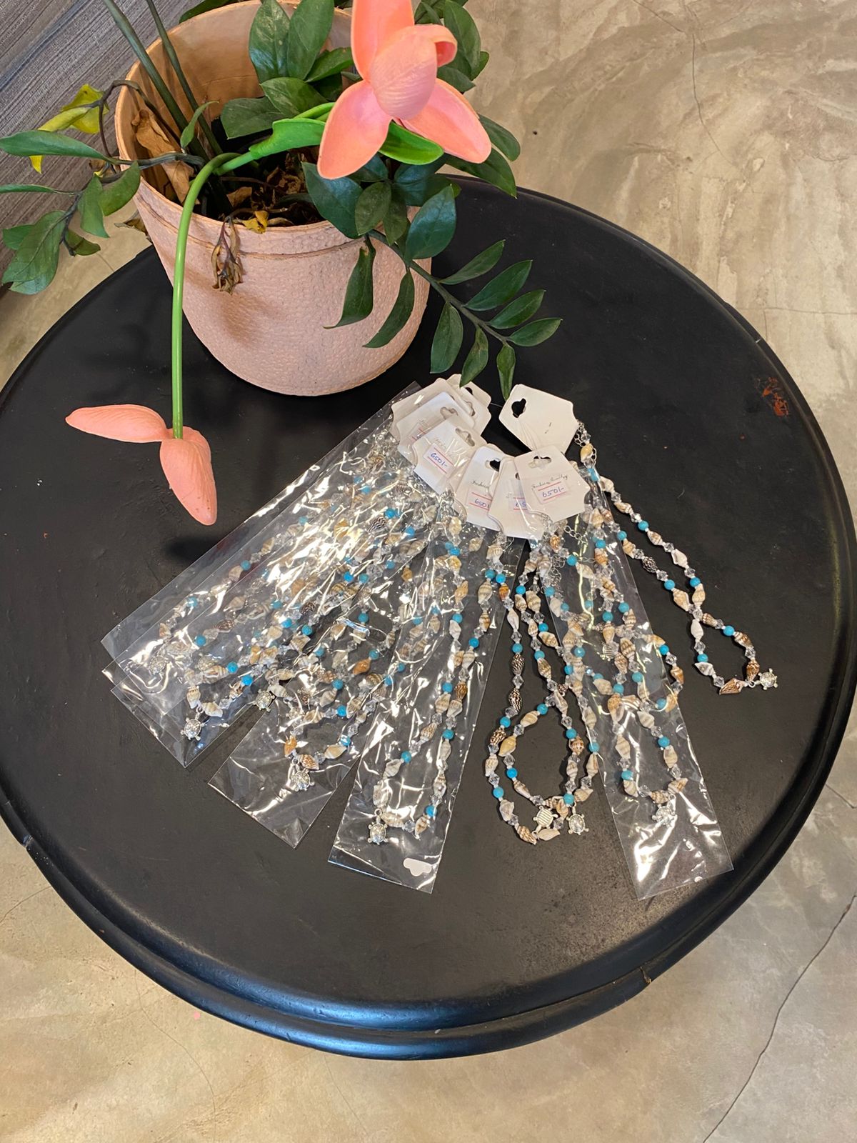 Bee Free Blue Shells Design Chains