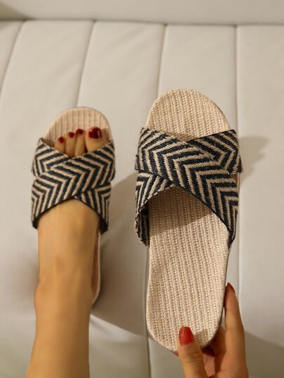 Women Chevron Pattern Cross Strap Slippers