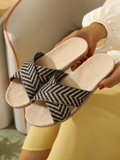 Women Chevron Pattern Cross Strap Slippers