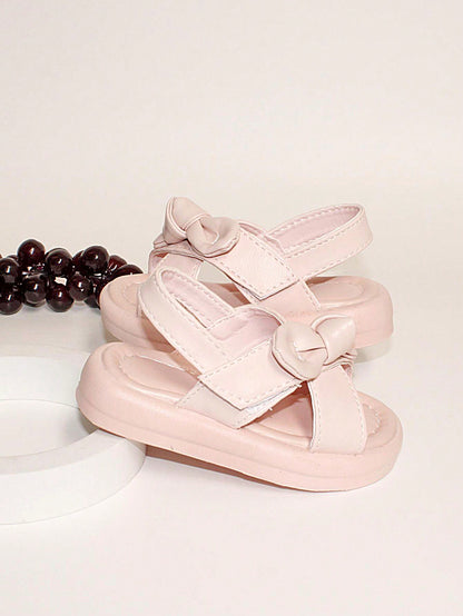 Soft pink sandals with strap