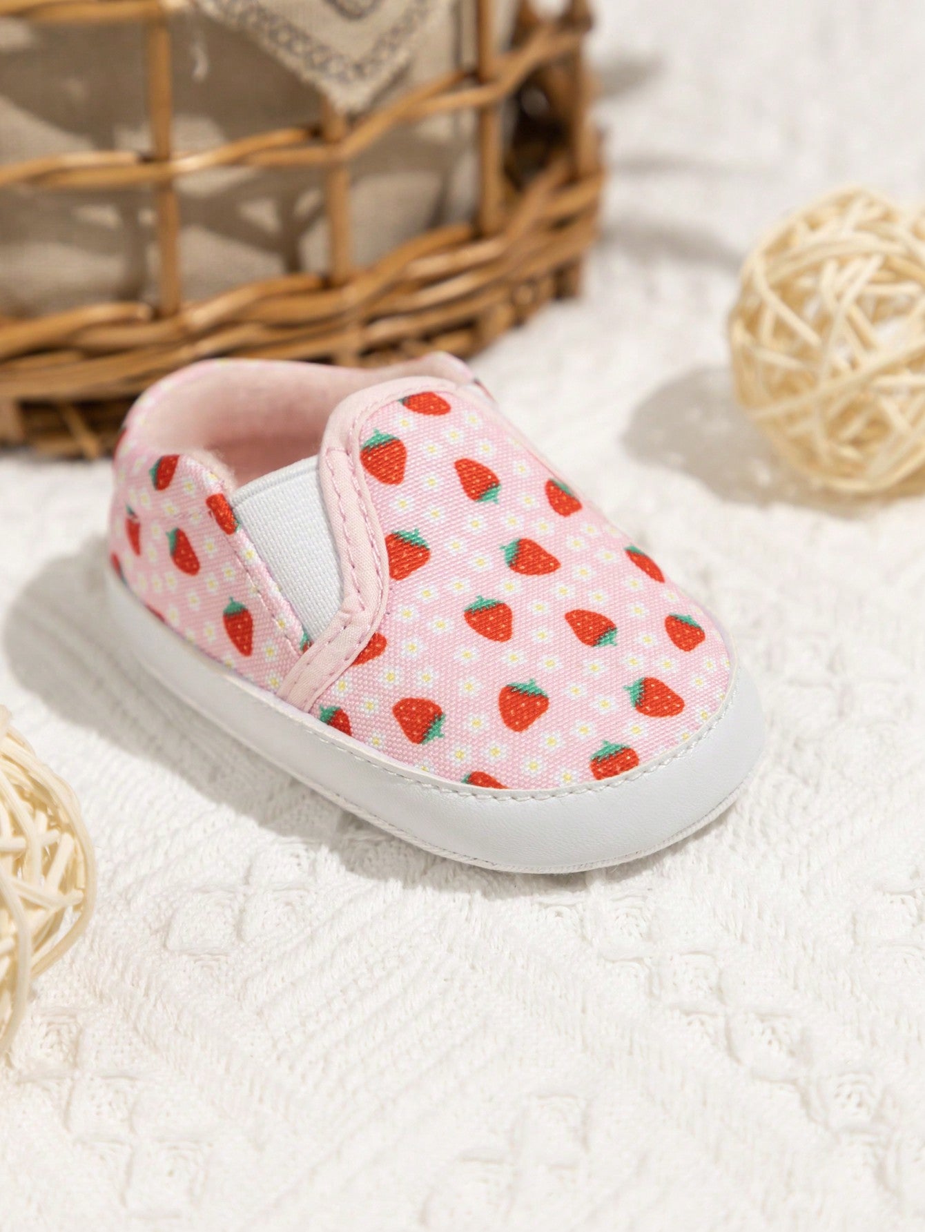 Stawberry splash canvas shoes