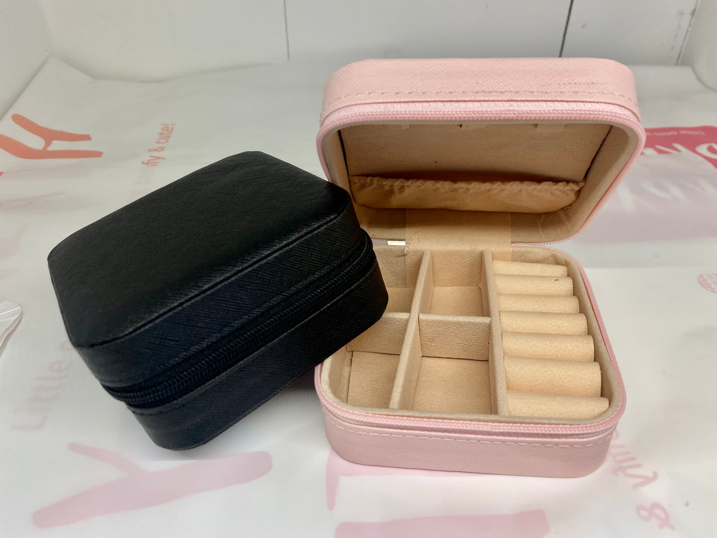 Jewelry box | bee free