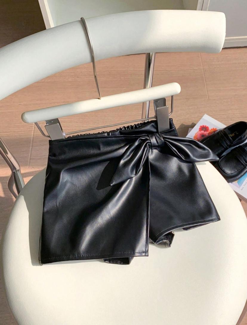 Baby Girls Cute Solid Color Elastic Waist PU Leather Shorts Skirt With Bowknot