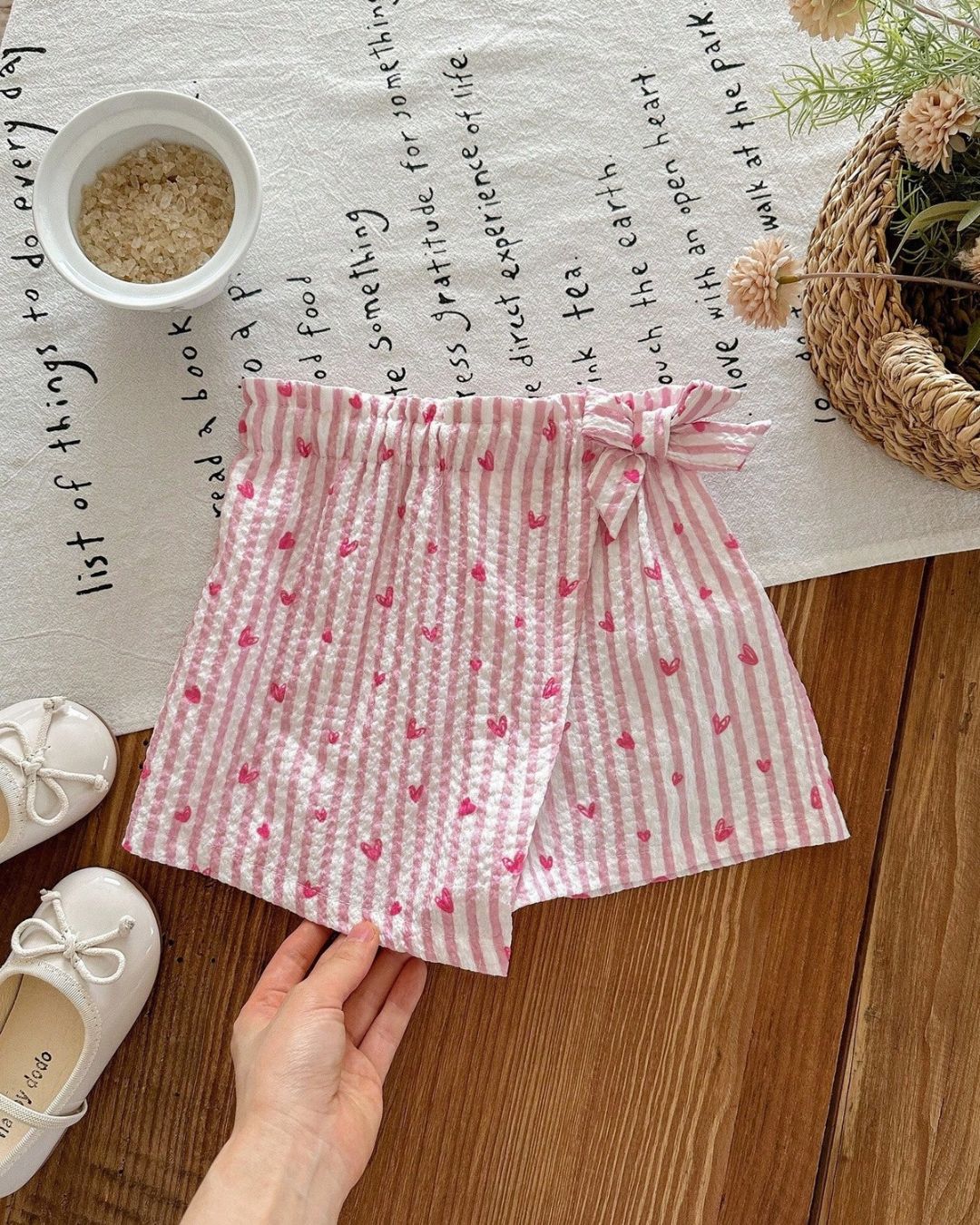 Baby Girls Bow Decor Contrast Striped Paper Bag Waist Shorts | 6M - 3Y