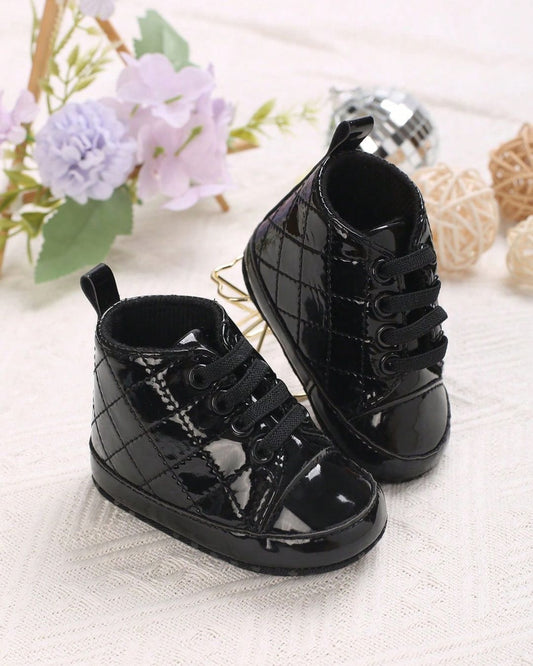 BB Black Shiny Leather Ankle Shoes
