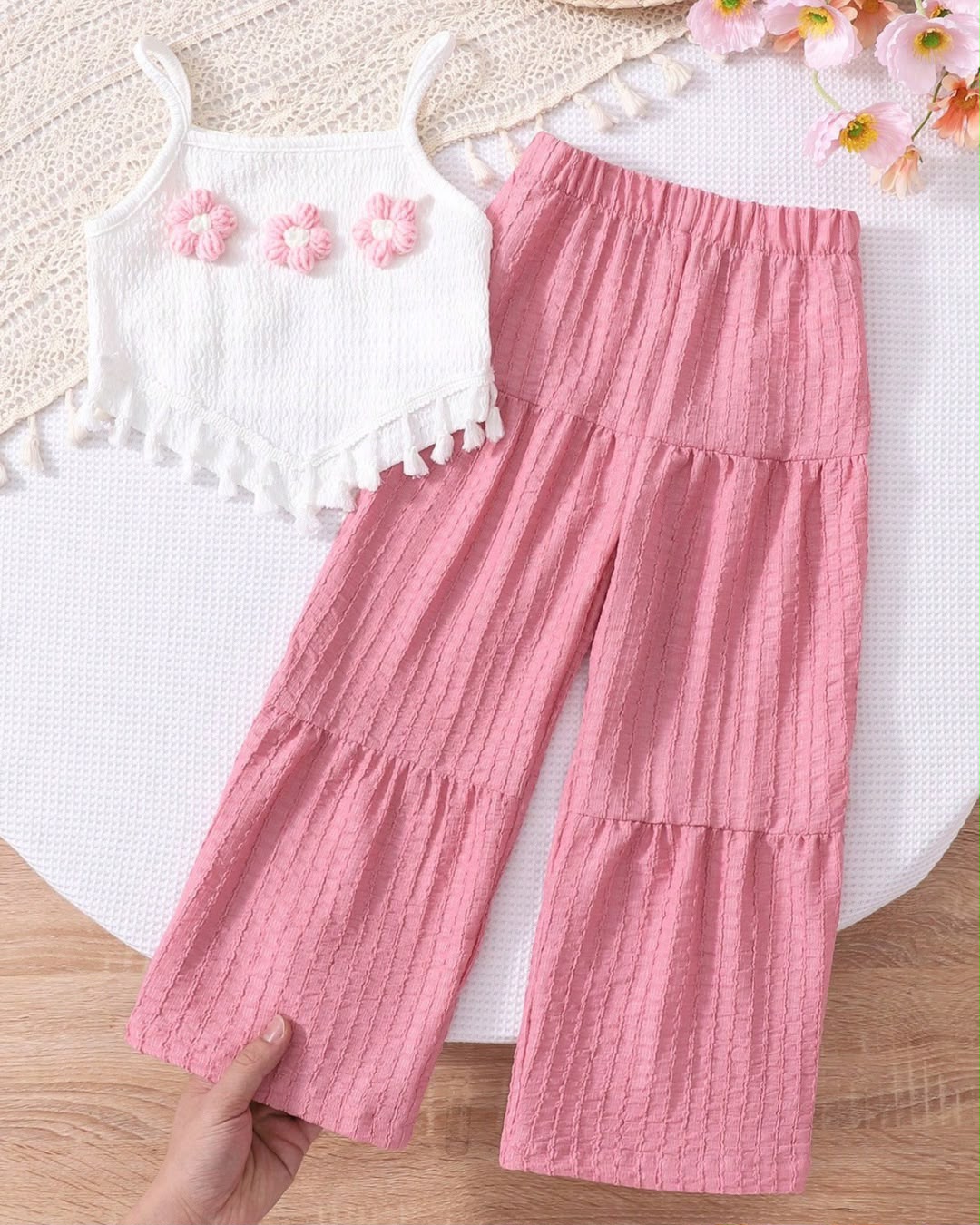 Young Girls Flowers Embroidery Decor Ruffle Hem Camisole & Casual Pants Set | 4Y - 7Y