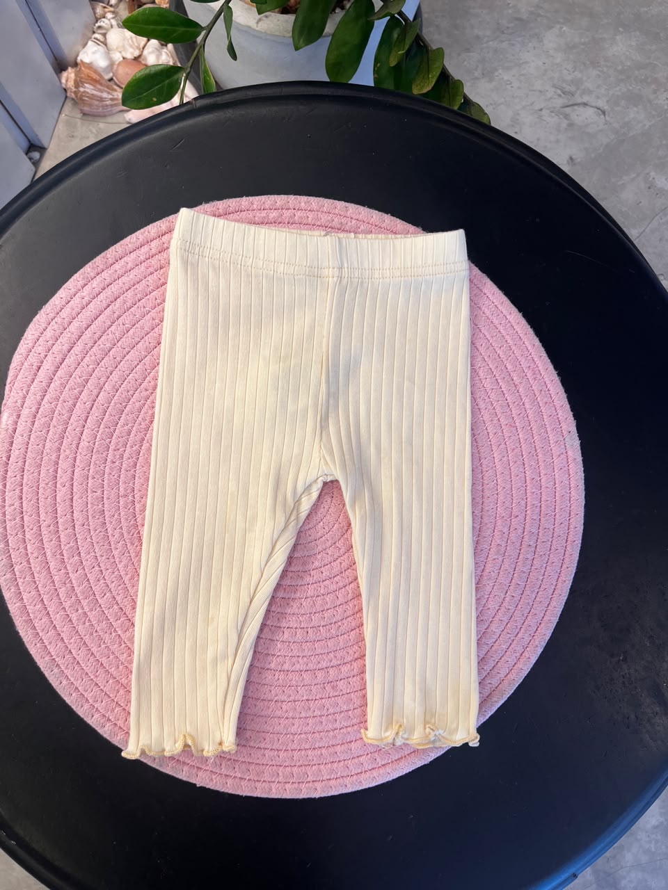 Baby Girls Ribbed Textured Elastic Waist Ruffle Hem Skinny Pants | 3M - 3Y