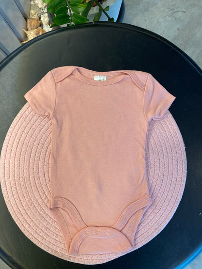 Newborn Short Sleeve Bodysuit | 3M