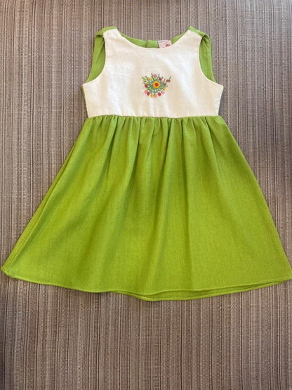 Flower Bunch Solid Color Dress