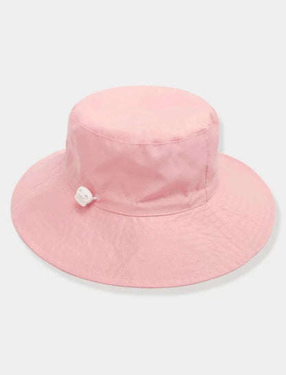 Wide brim bucket hat