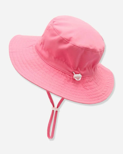 Wide brim bucket hat